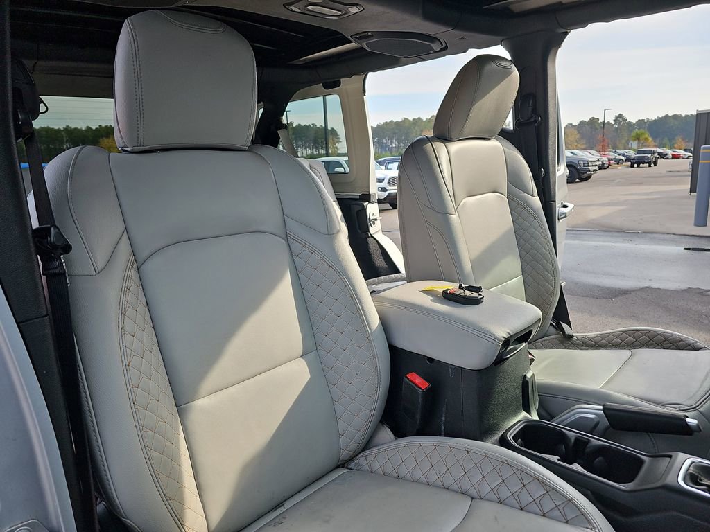 Used 2022 Jeep Wrangler Unlimited Sahara image 13