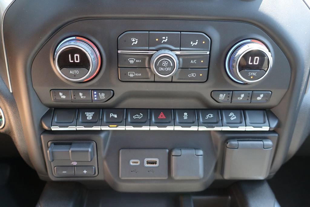 Used 2021 Chevrolet Silverado 2500 LTZ w/ LTZ Plus Package image 29