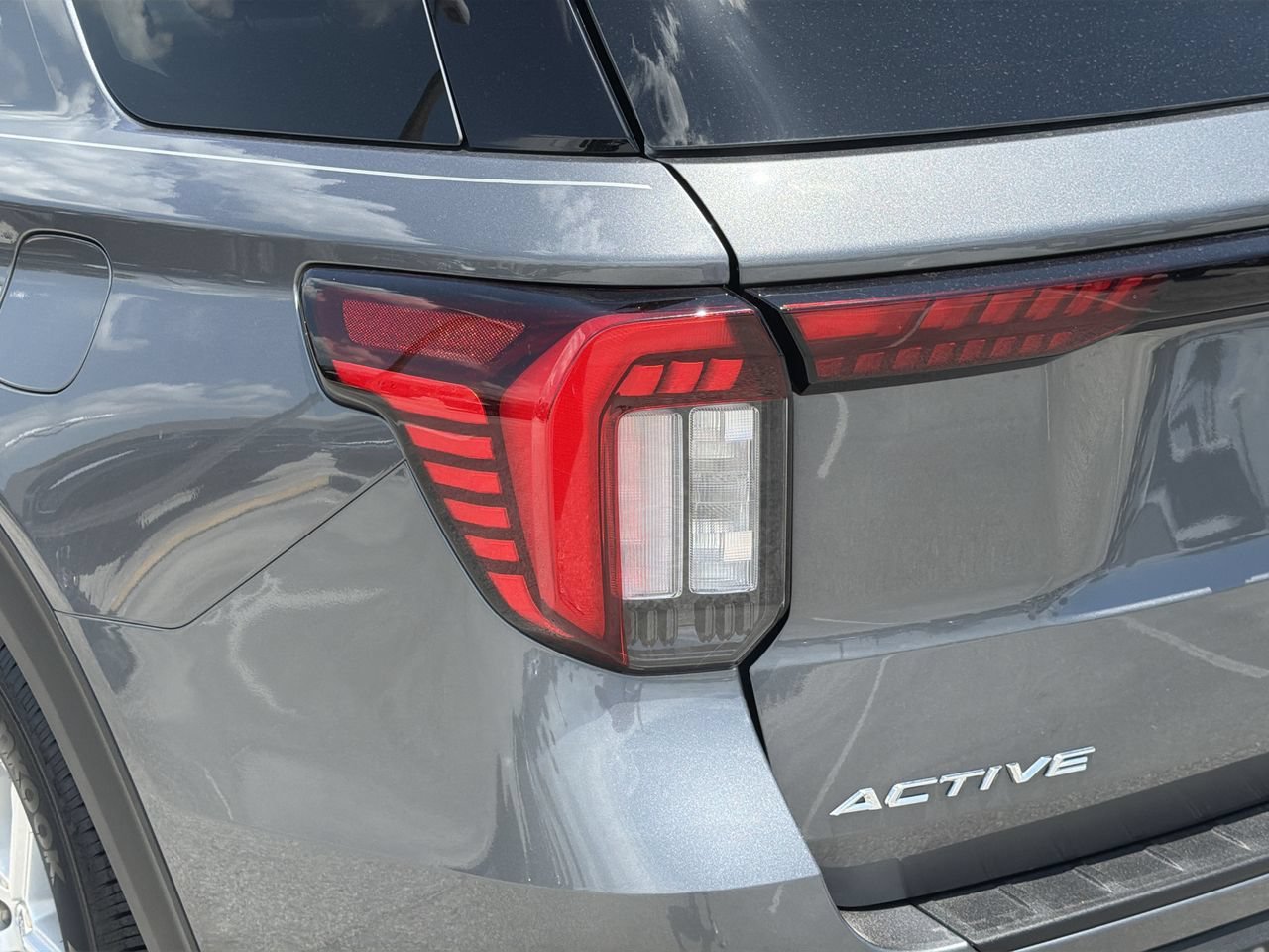 Certified 2025 Ford Explorer Active RWD image 6