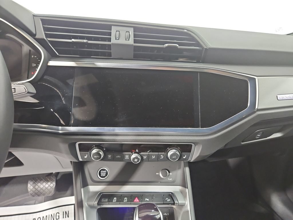 Used 2024 Audi Q3 2.0T Premium Plus w/ Premium Plus Package AWD/4WD image 19