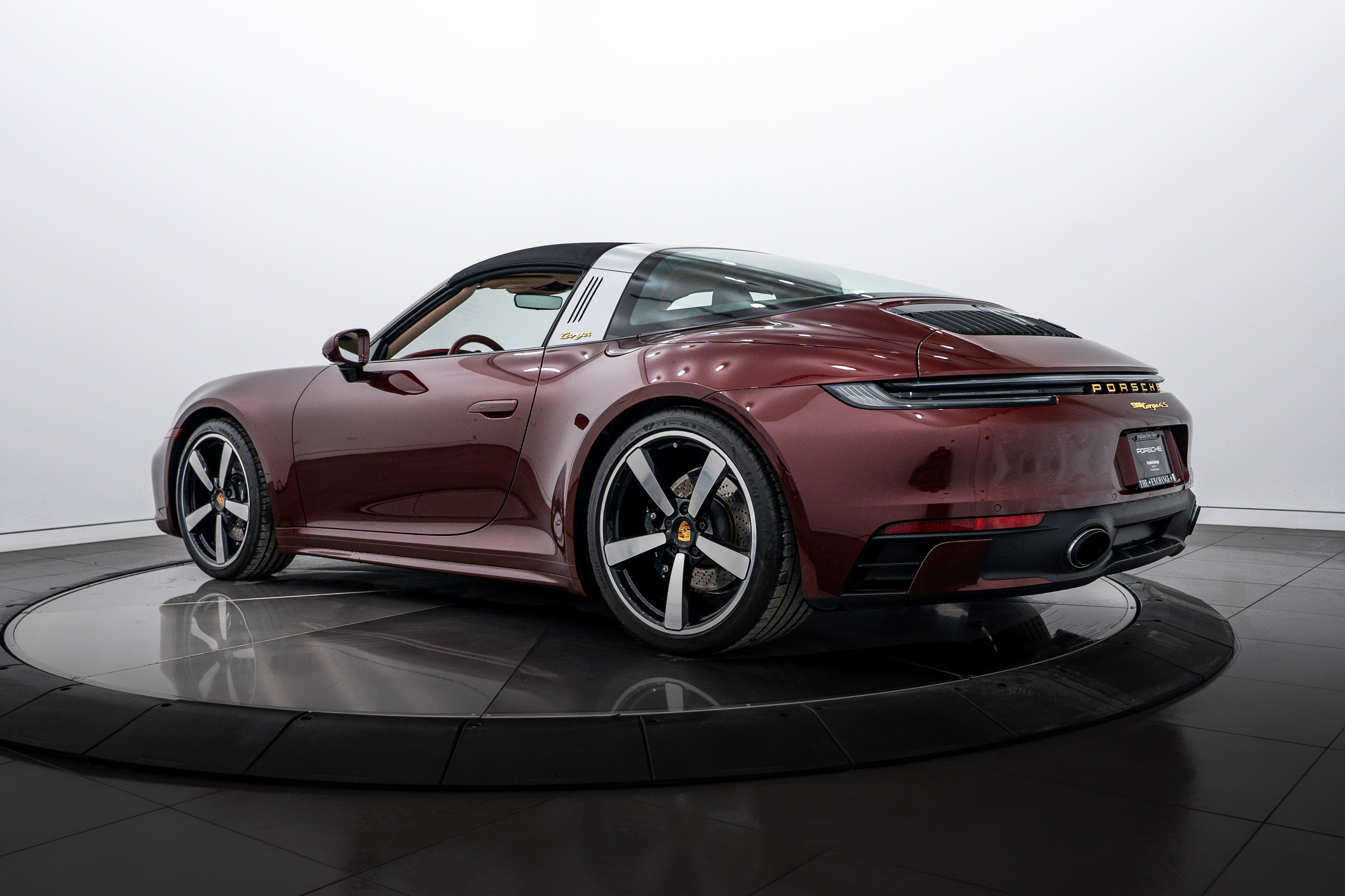 Certified 2021 Porsche 911 Targa 4S Heritage Design image 28