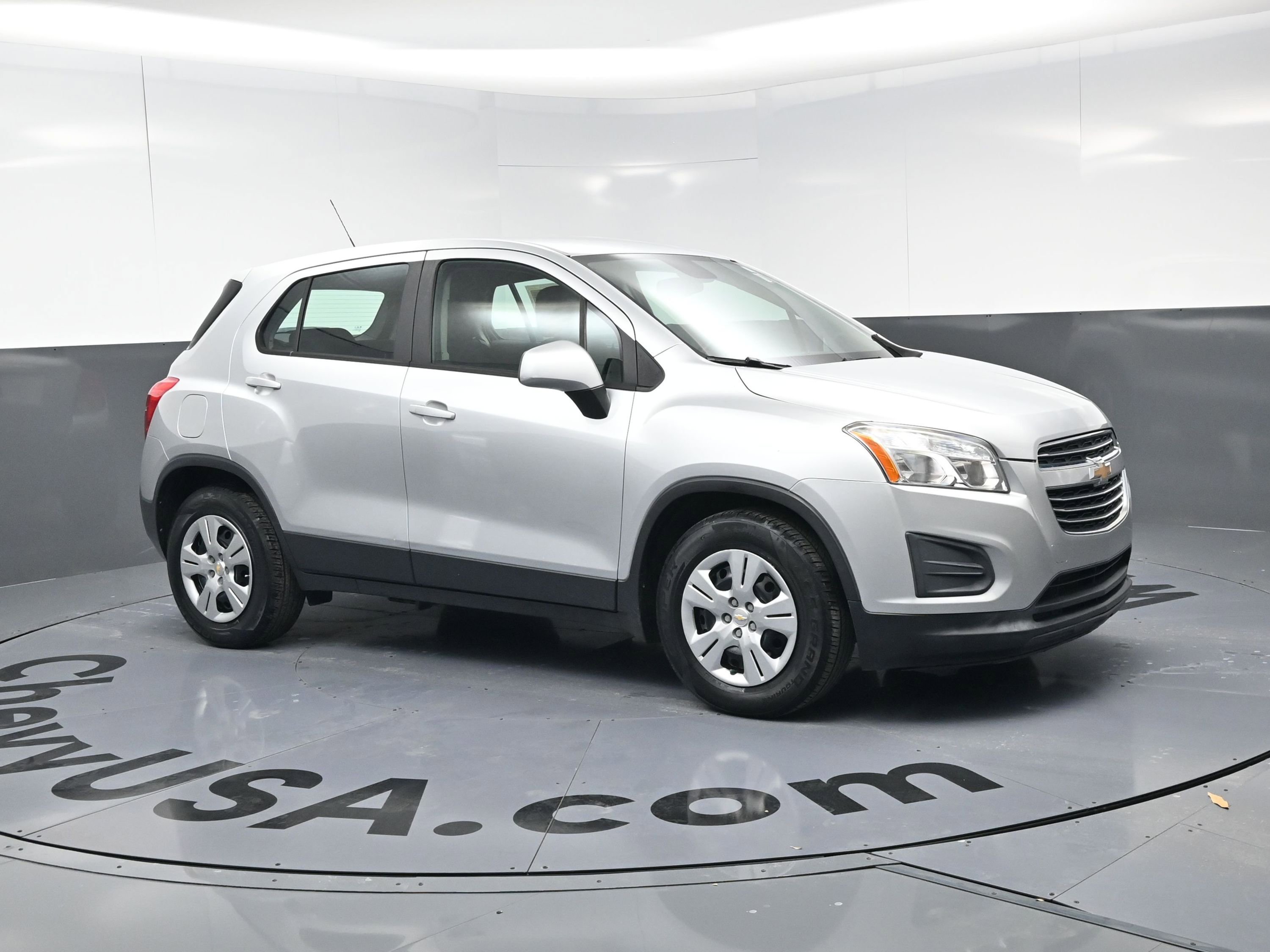 Used 2016 Chevrolet Trax LS image 2