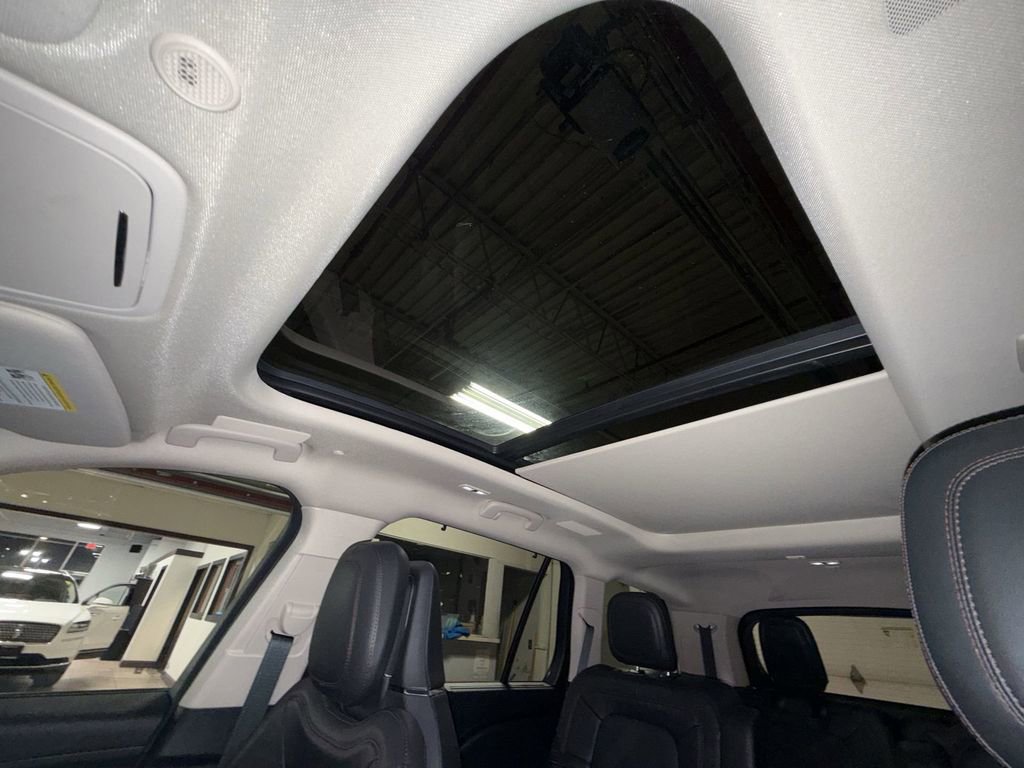 Used 2021 Lincoln Aviator Grand Touring w/ Equipment Group 302A image 16