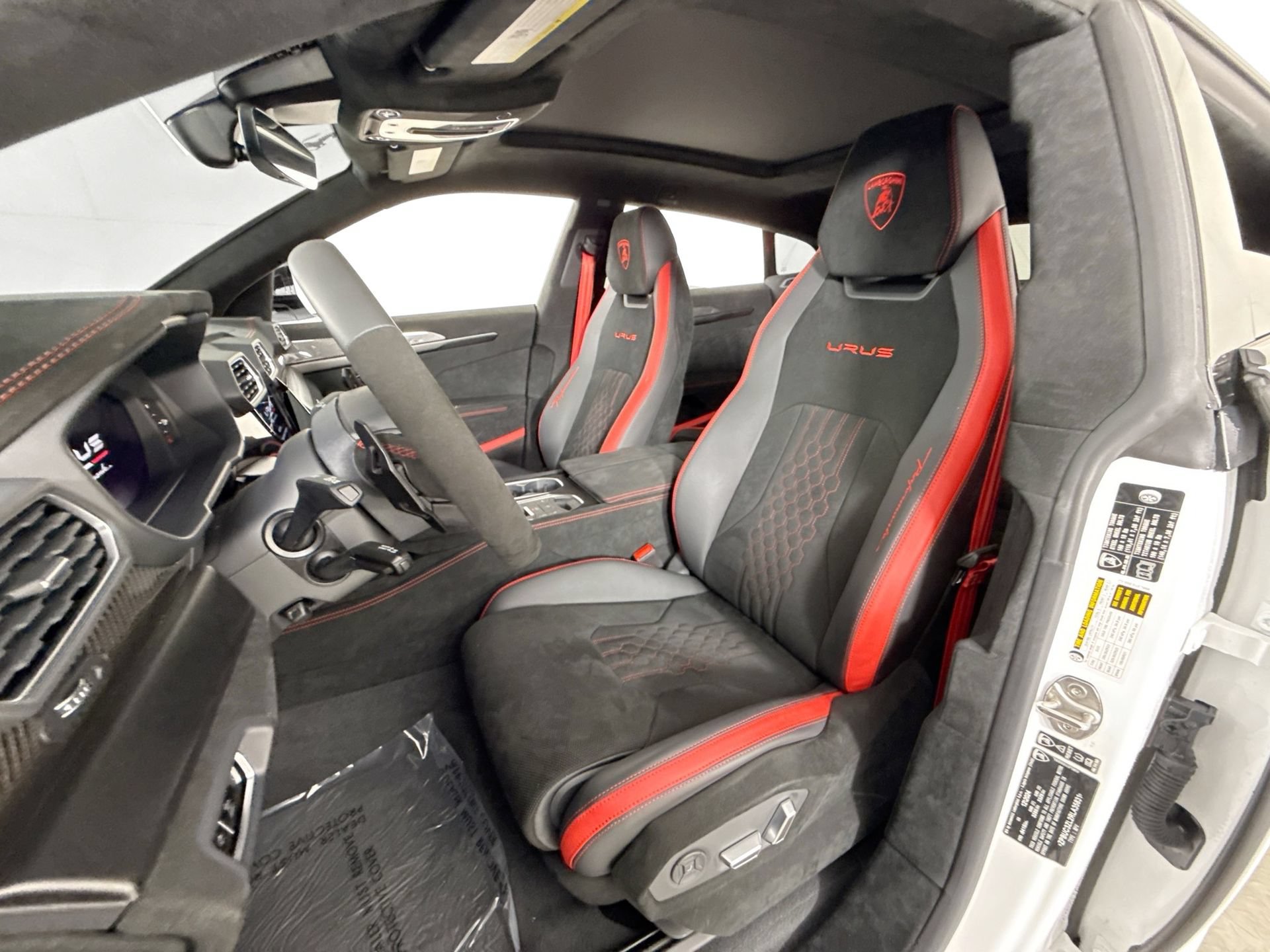 Used 2024 Lamborghini Urus Performante AWD/4WD image 9