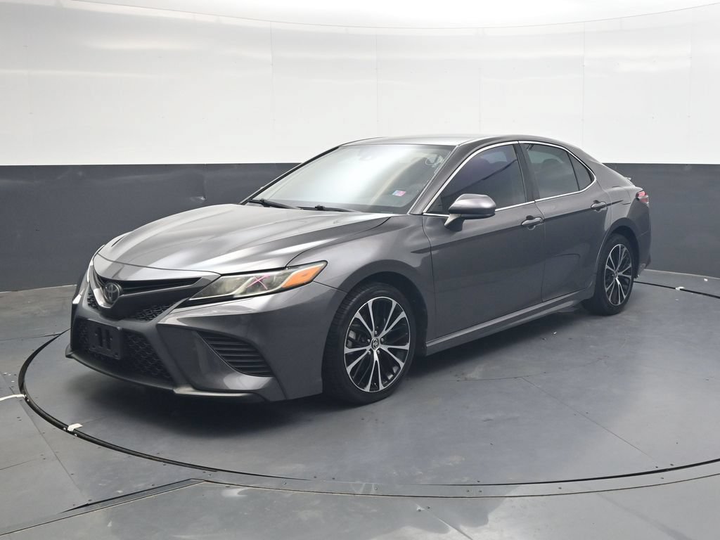 Used 2020 Toyota Camry SE FWD image 8