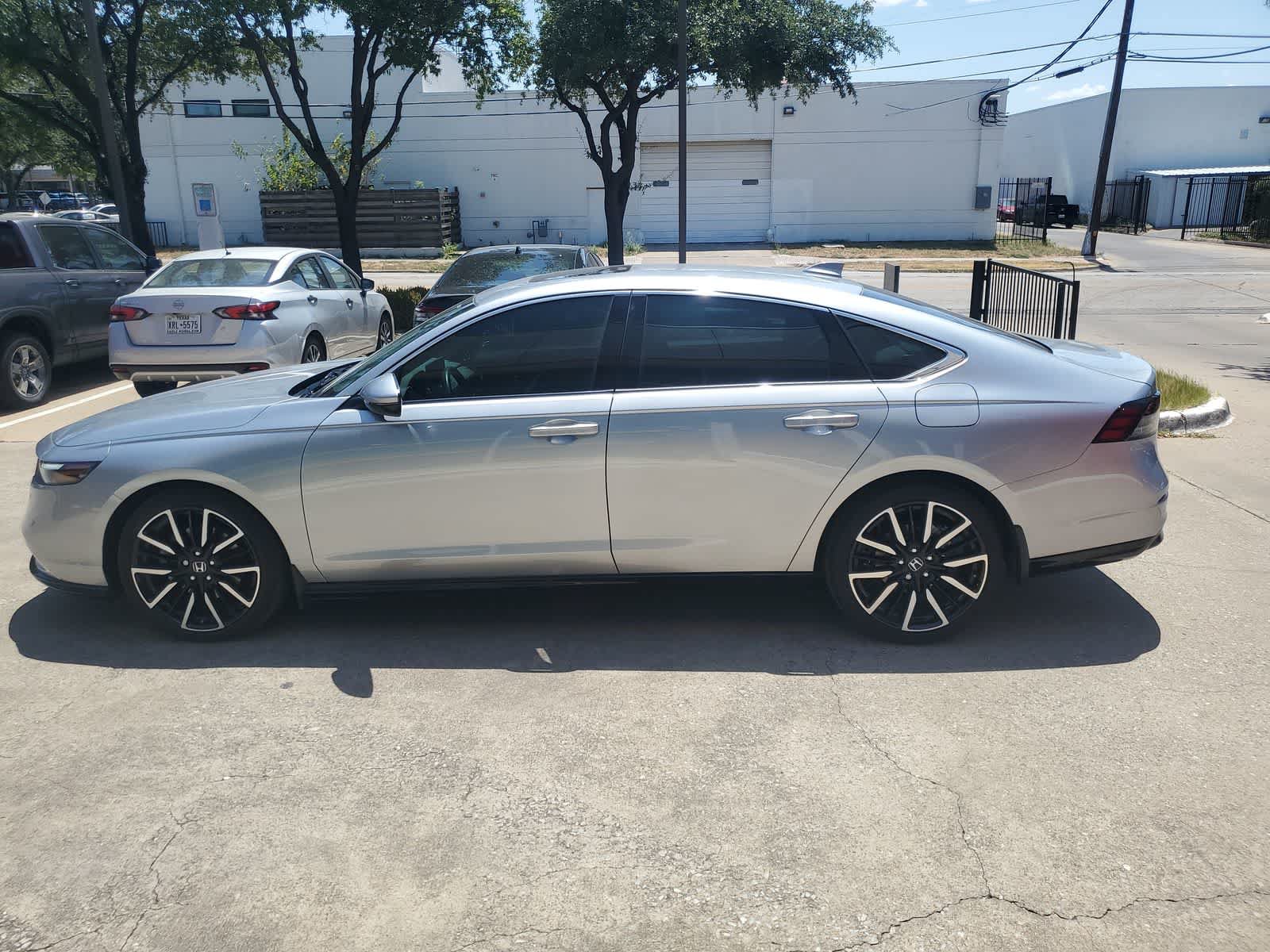 Used 2024 Honda Accord Touring image 3