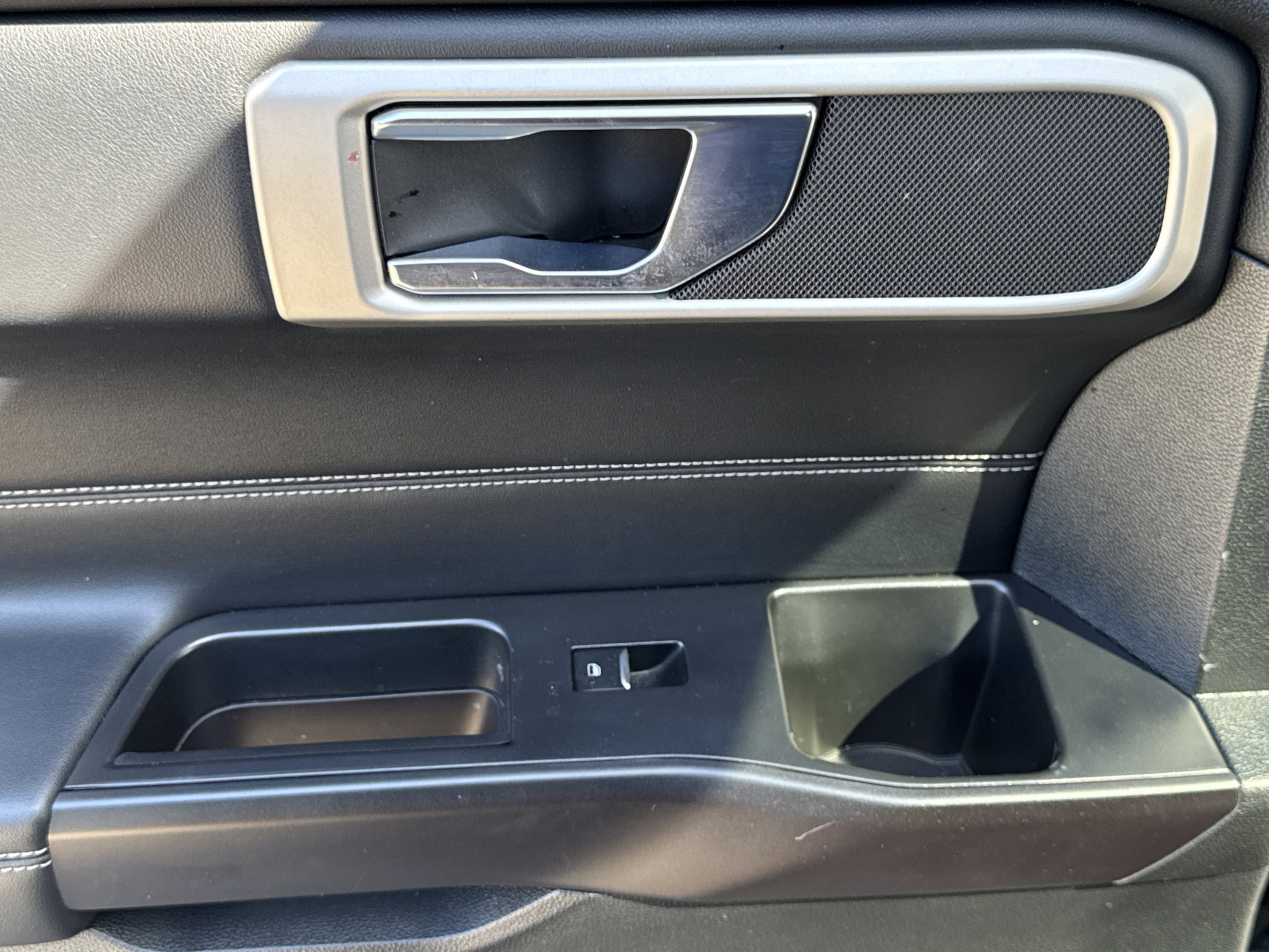 Used 2020 Ford Explorer XLT w/ Equipment Group 202A image 37