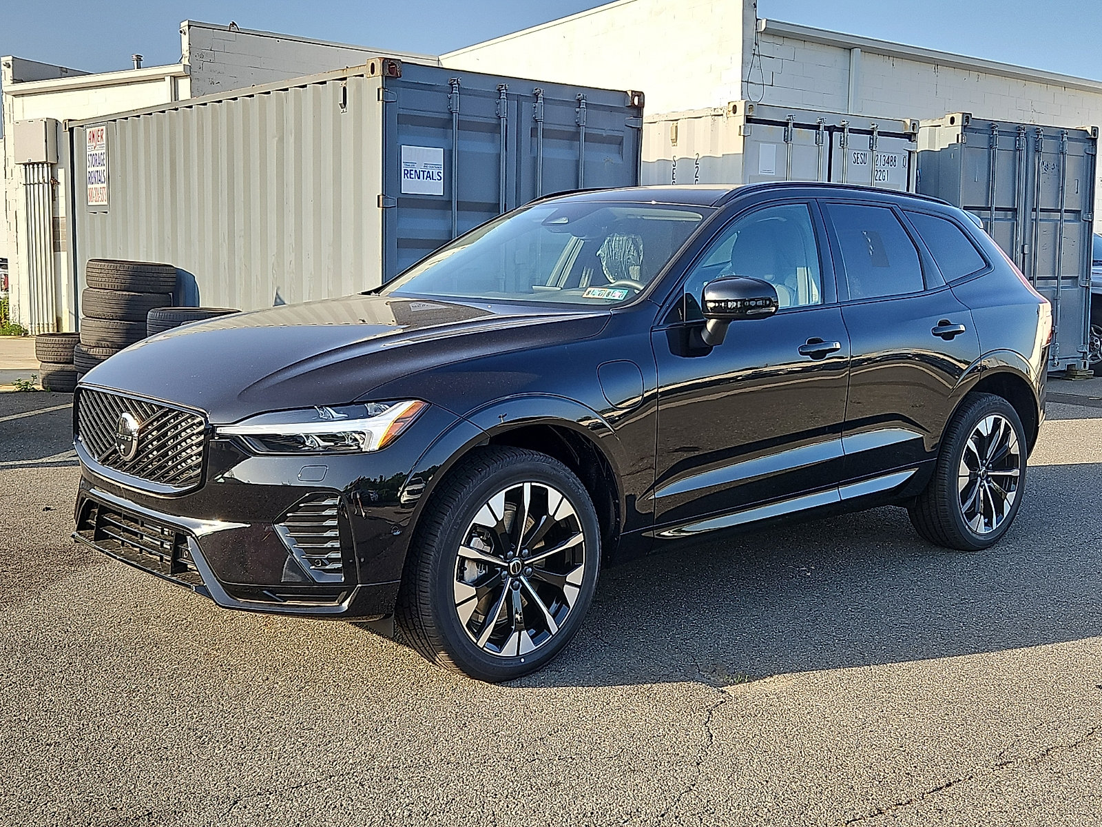 New 2026 Volvo XC60 T8 Plus w/ Protection Package Premier AWD/4WD image 3