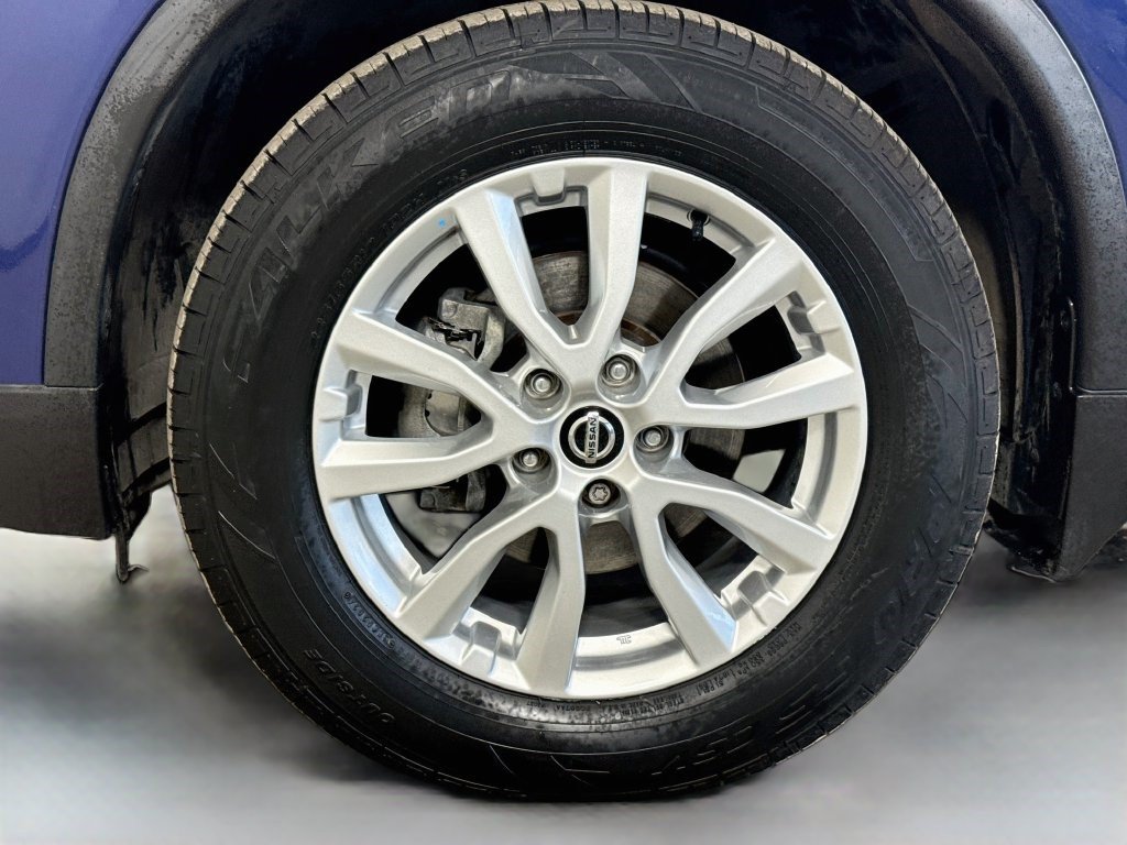 Used 2020 Nissan Rogue SV FWD image 37
