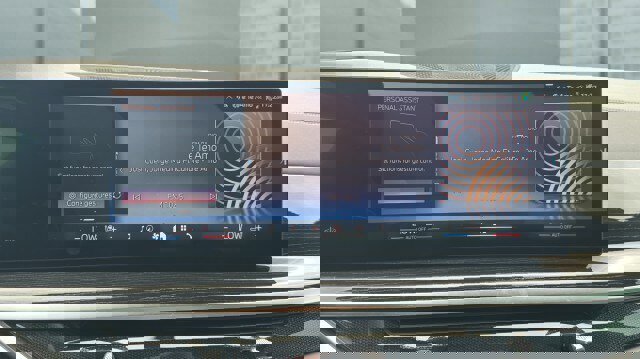 Used 2025 BMW X6 xDrive40i w/ Climate Comfort Package image 25