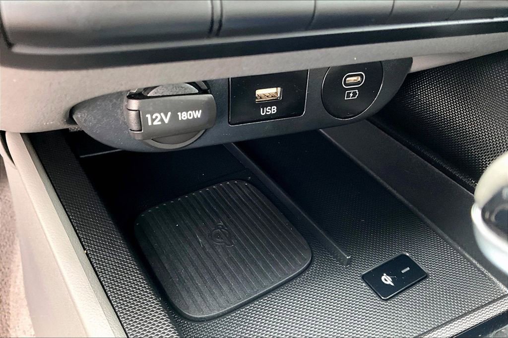 Used 2025 Hyundai Elantra SEL image 28