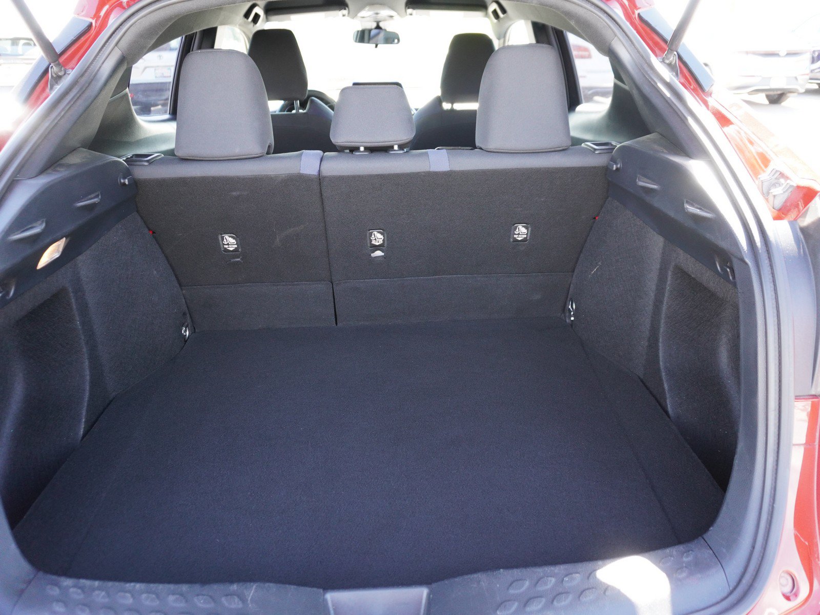 Used 2020 Toyota C-HR XLE FWD image 10