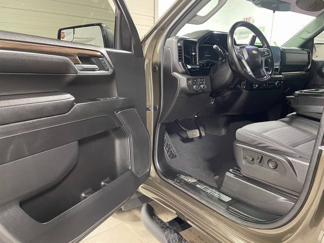 Used 2023 Chevrolet Silverado 1500 LT image 10