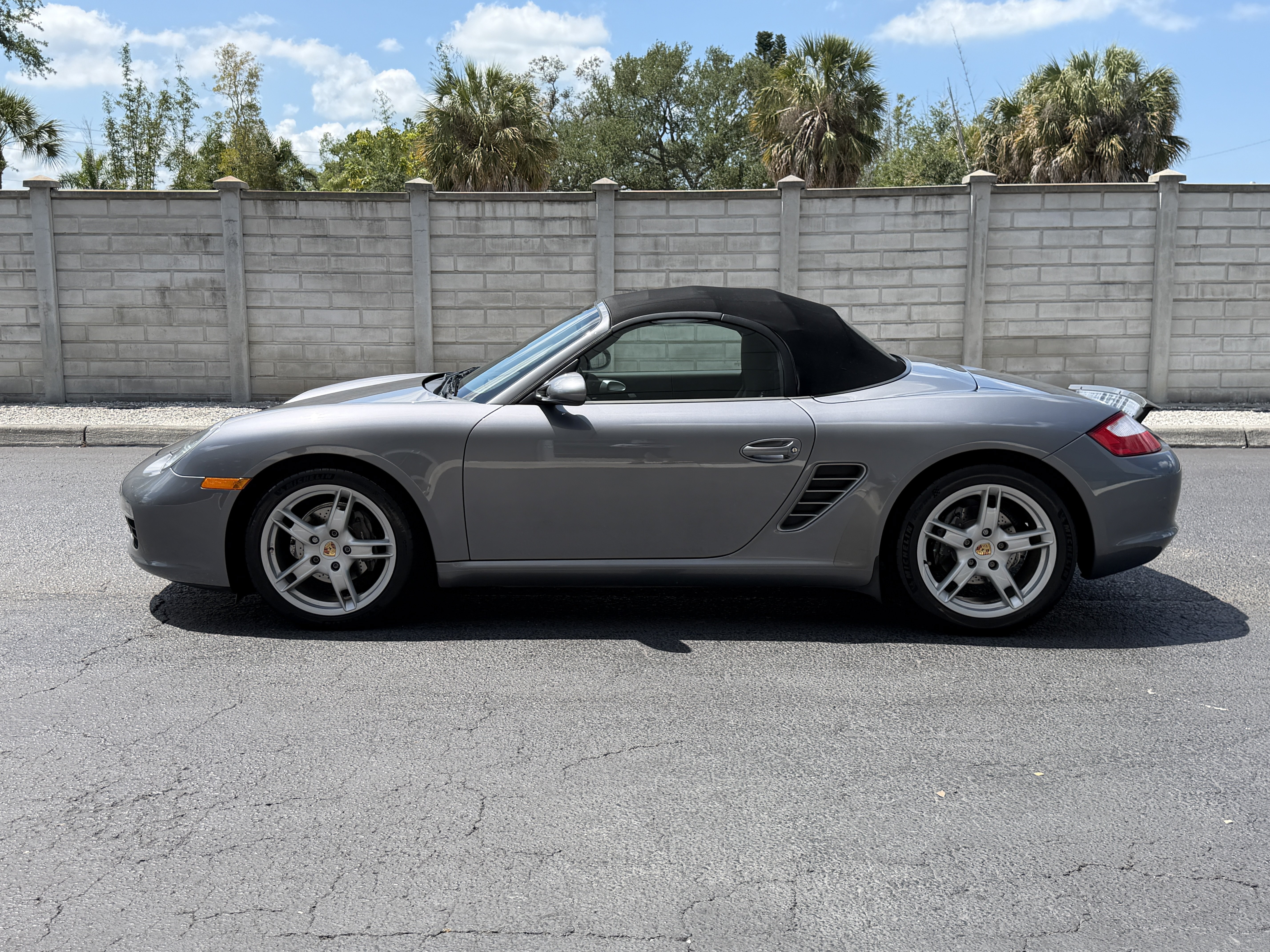 Used 2005 Porsche Boxster RWD image 2