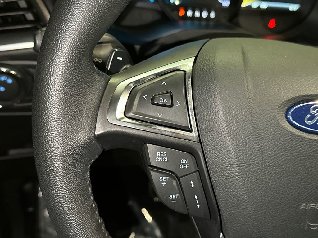 Used 2018 Ford Edge Titanium w/ Equipment Group 301A AWD/4WD image 29