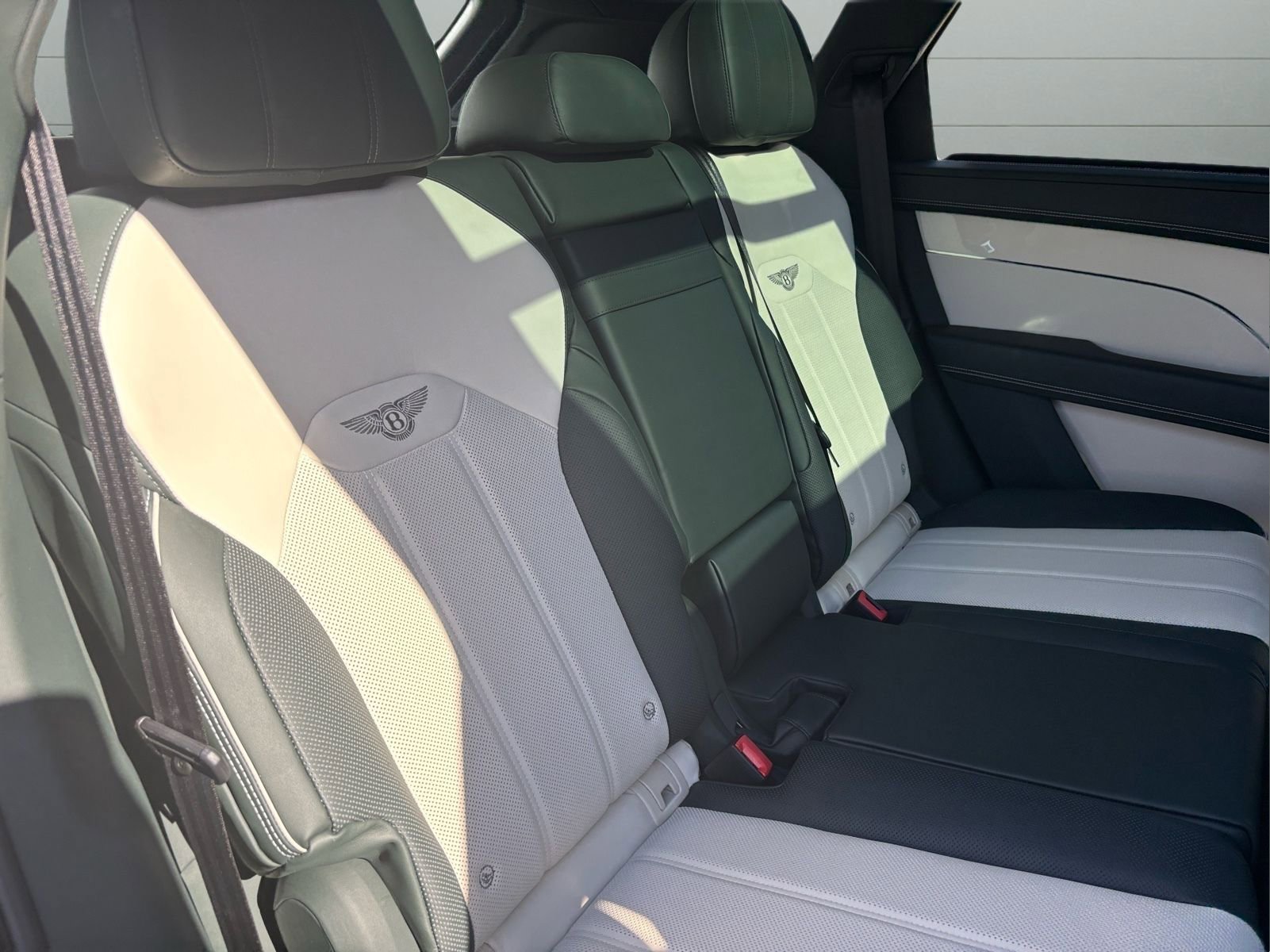 New 2025 Bentley Bentayga Extended Wheelbase image 26
