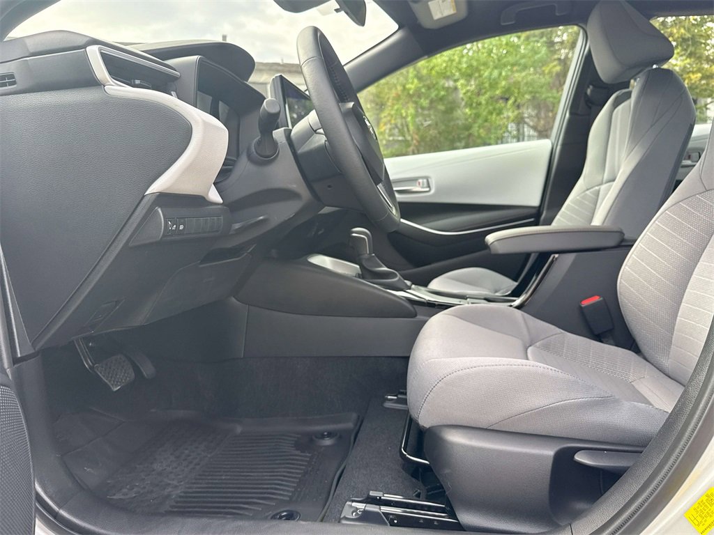 Used 2025 Toyota Corolla SE image 10