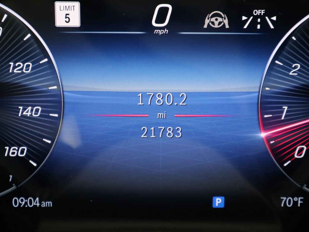 Used 2024 Mercedes-Benz GLS 580 4MATIC image 2