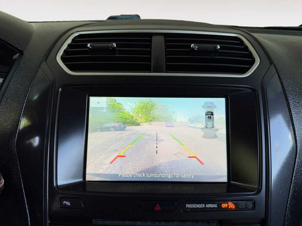 Used 2017 Ford Explorer XLT w/ Equipment Group 202A image 9