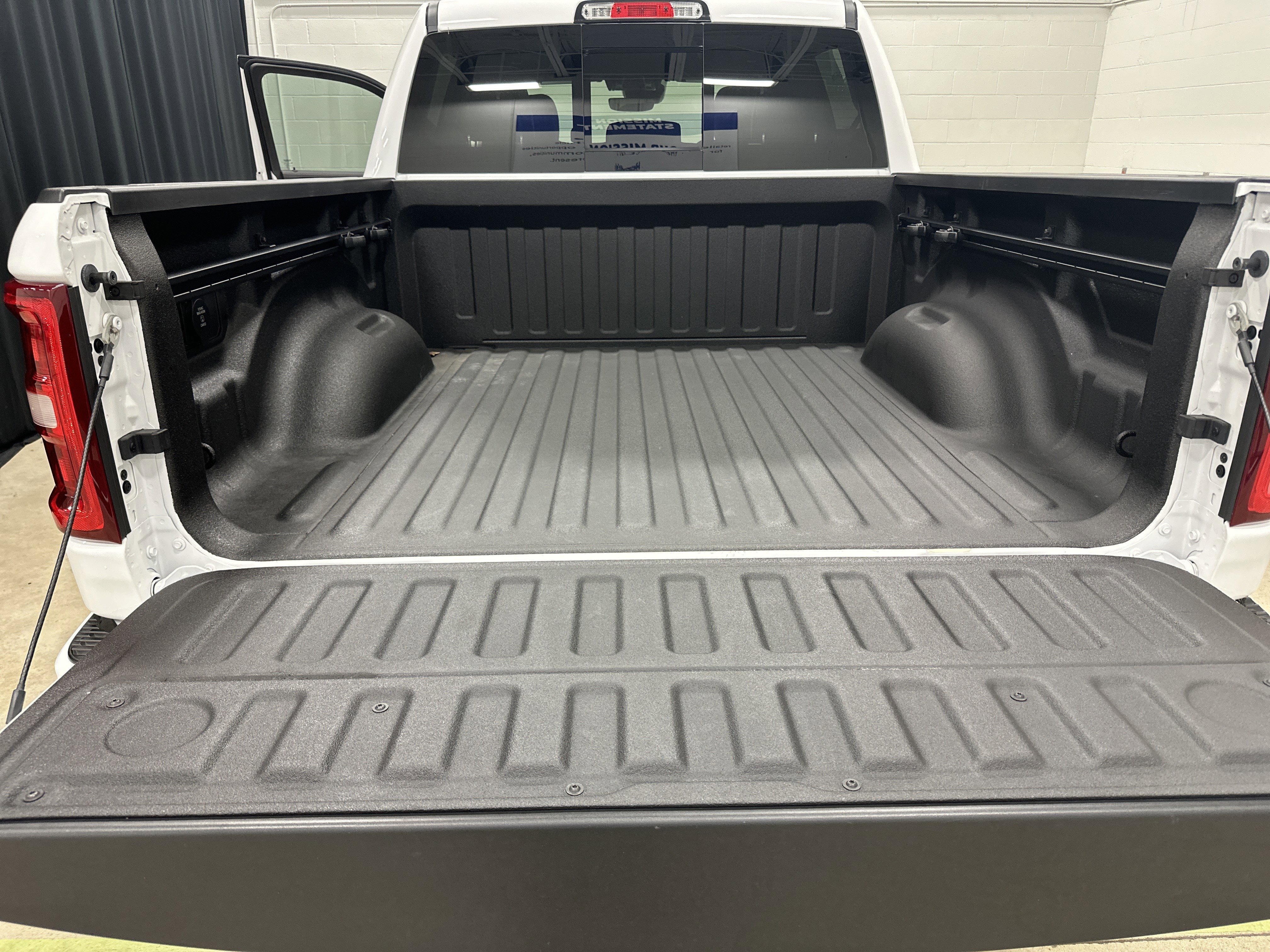 Used 2026 RAM 1500 Laramie w/ Sport Appearance Package image 32