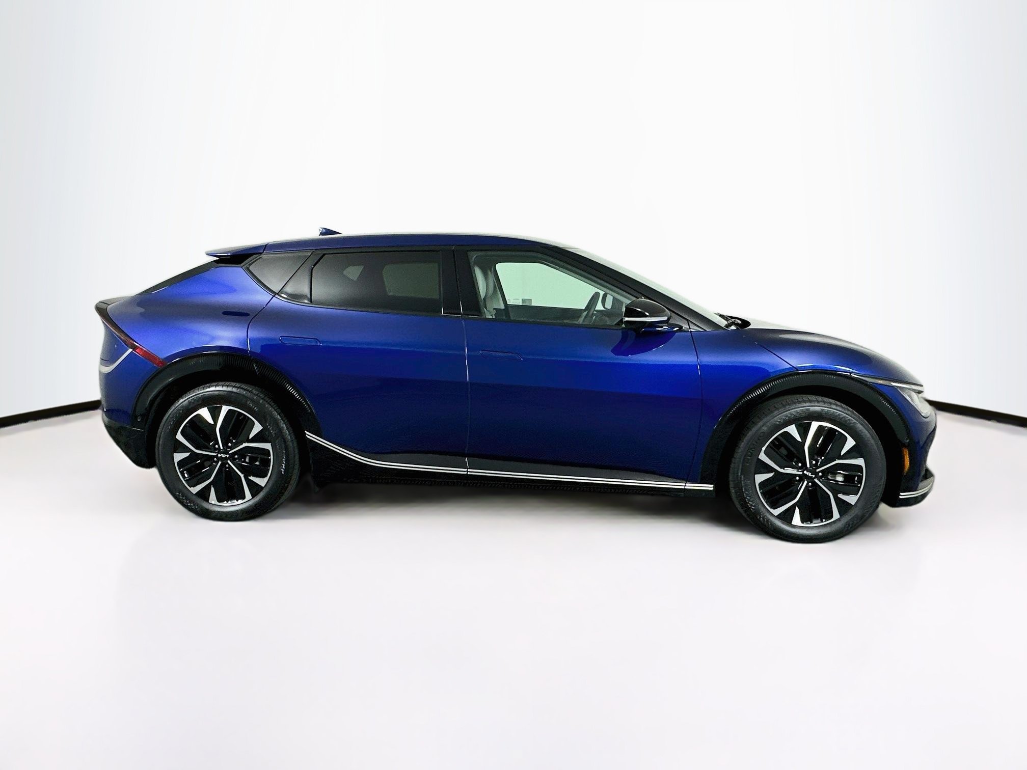 Used 2024 Kia EV6 Wind w/ Wind Technology Package AWD/4WD image 10