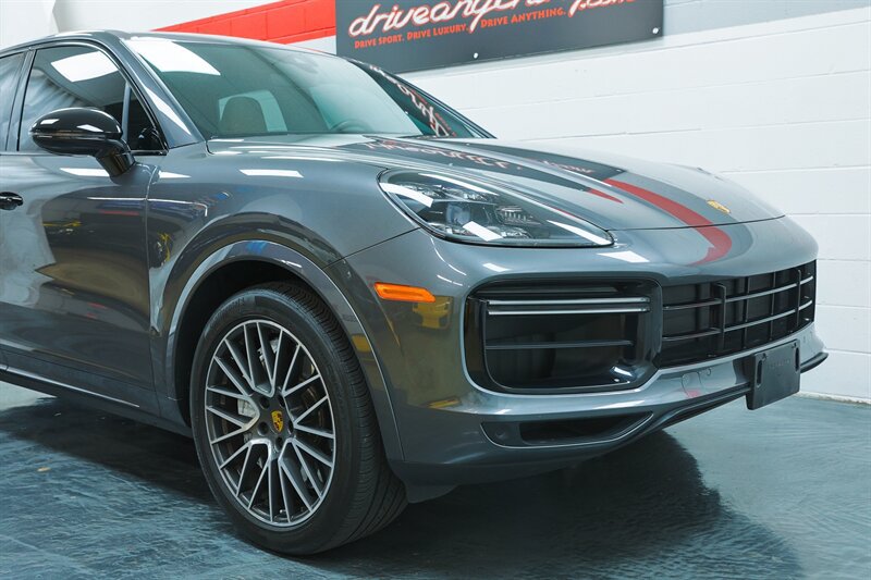 Used 2020 Porsche Cayenne Turbo AWD/4WD image 39