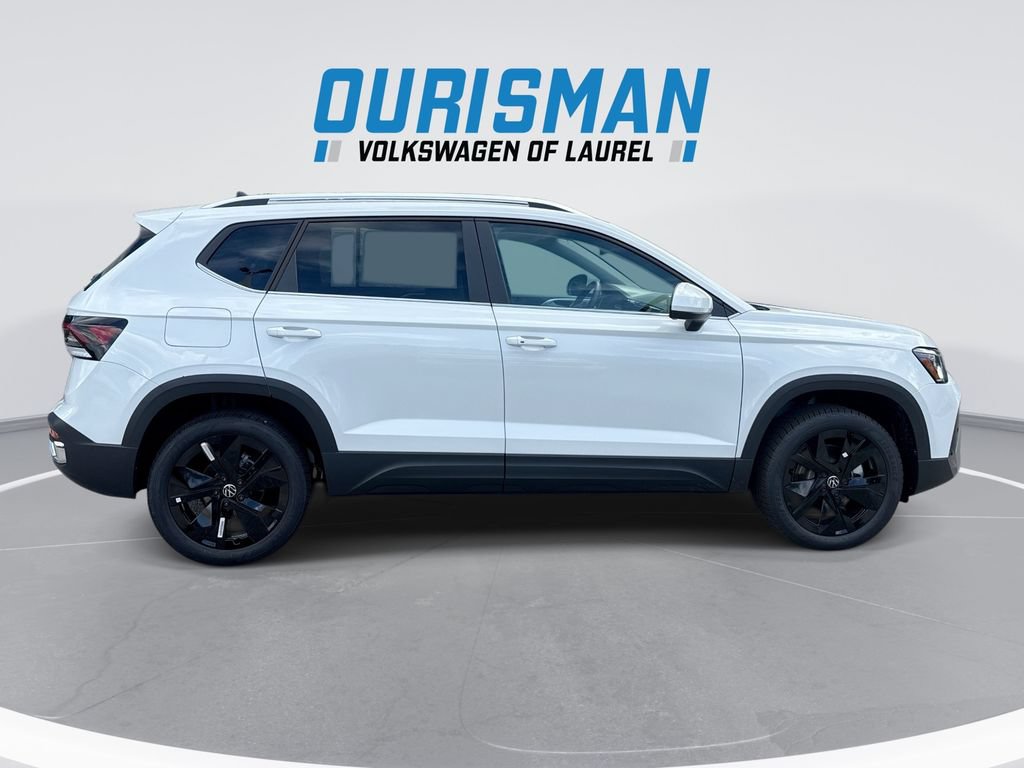 New 2026 Volkswagen Taos SE FWD image 9