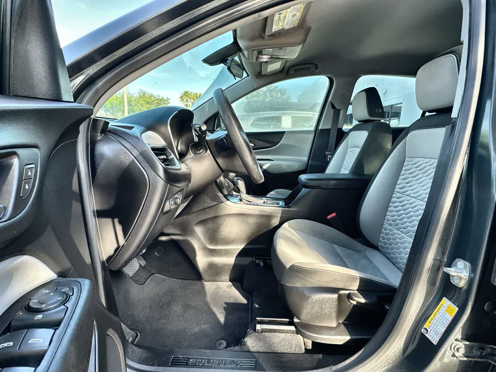 Used 2019 Chevrolet Equinox LS image 2