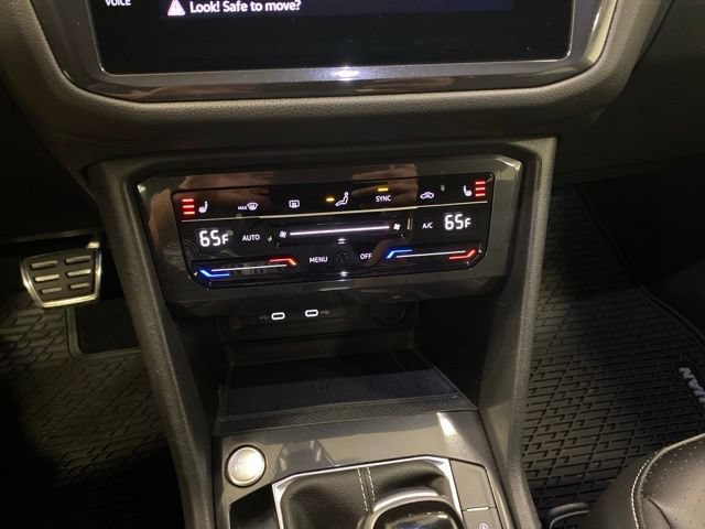 Used 2024 Volkswagen Tiguan SE R-Line AWD/4WD image 13