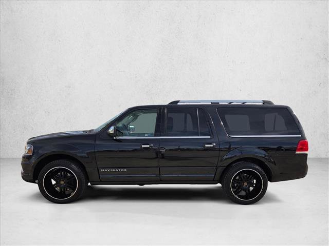 Used 2015 Lincoln Navigator L 4WD image 9