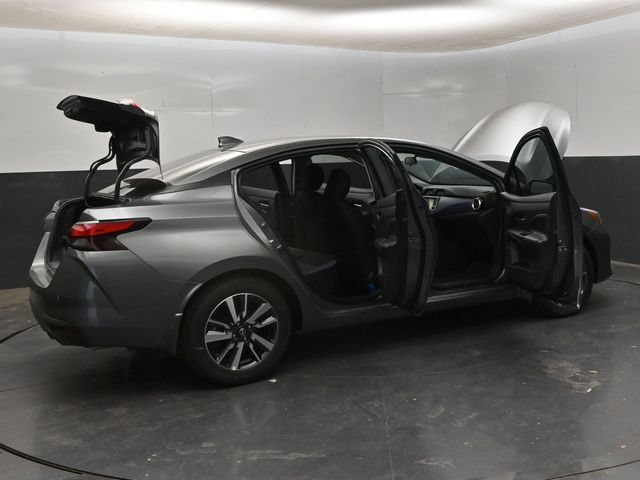 New 2025 Nissan Versa SV w/ Trunk Package FWD image 27