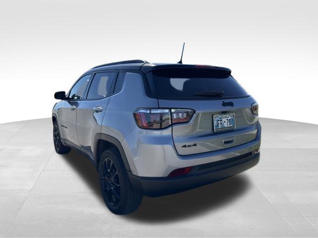 Used 2024 Jeep Compass Latitude w/ Altitude Special Edition AWD/4WD image 5