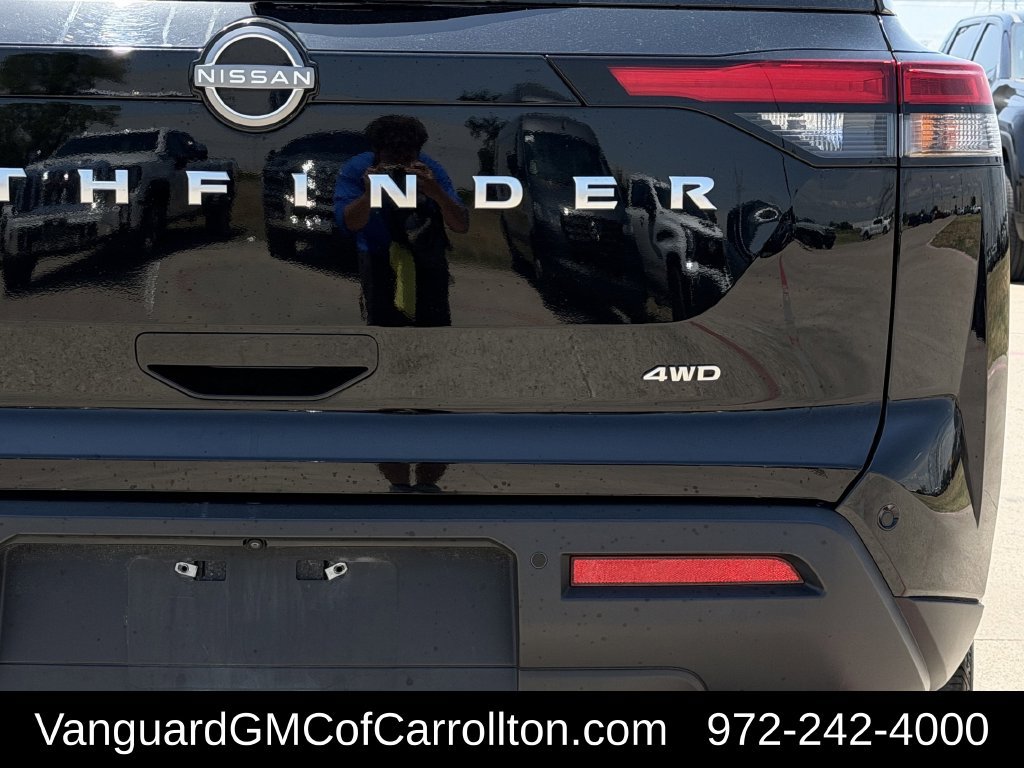 Used 2024 Nissan Pathfinder S AWD/4WD image 8