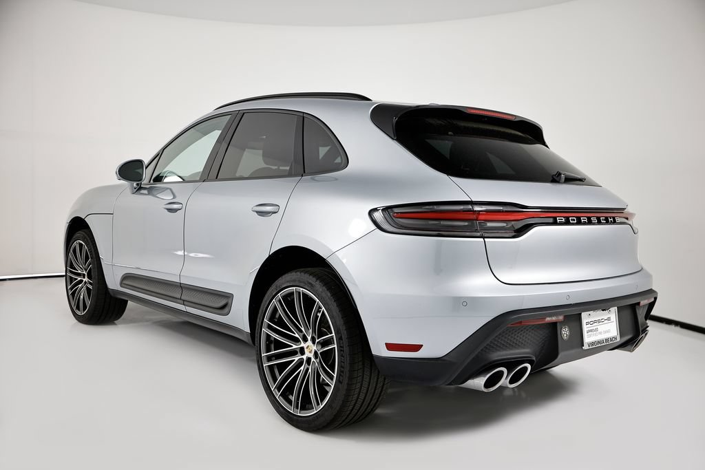 Certified 2026 Porsche Macan AWD/4WD image 3