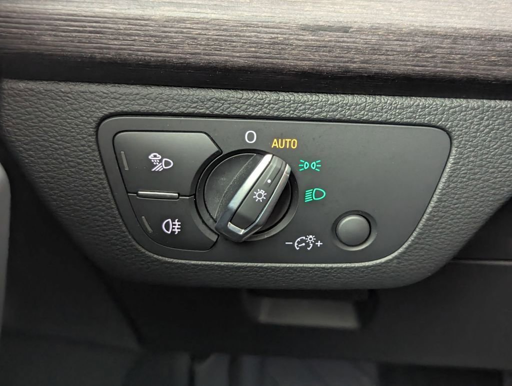 Used 2022 Audi Q5 2.0T Premium w/ Convenience Package image 46