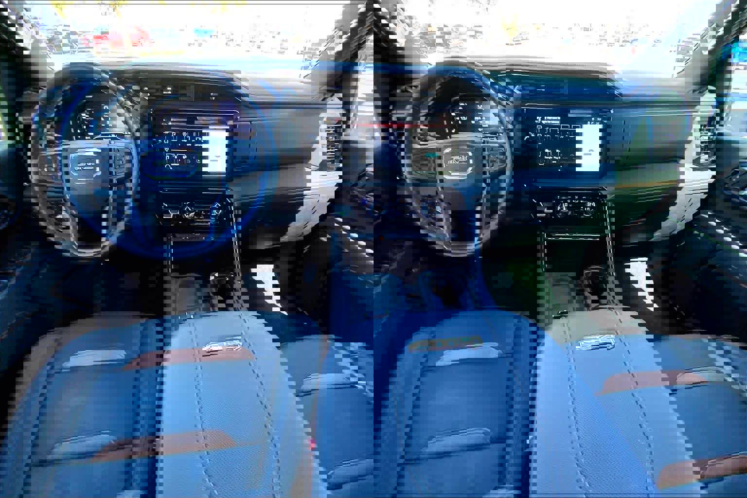 Used 2025 GMC Sierra 2500 AT4 w/ AT4 Premium Plus Package image 16