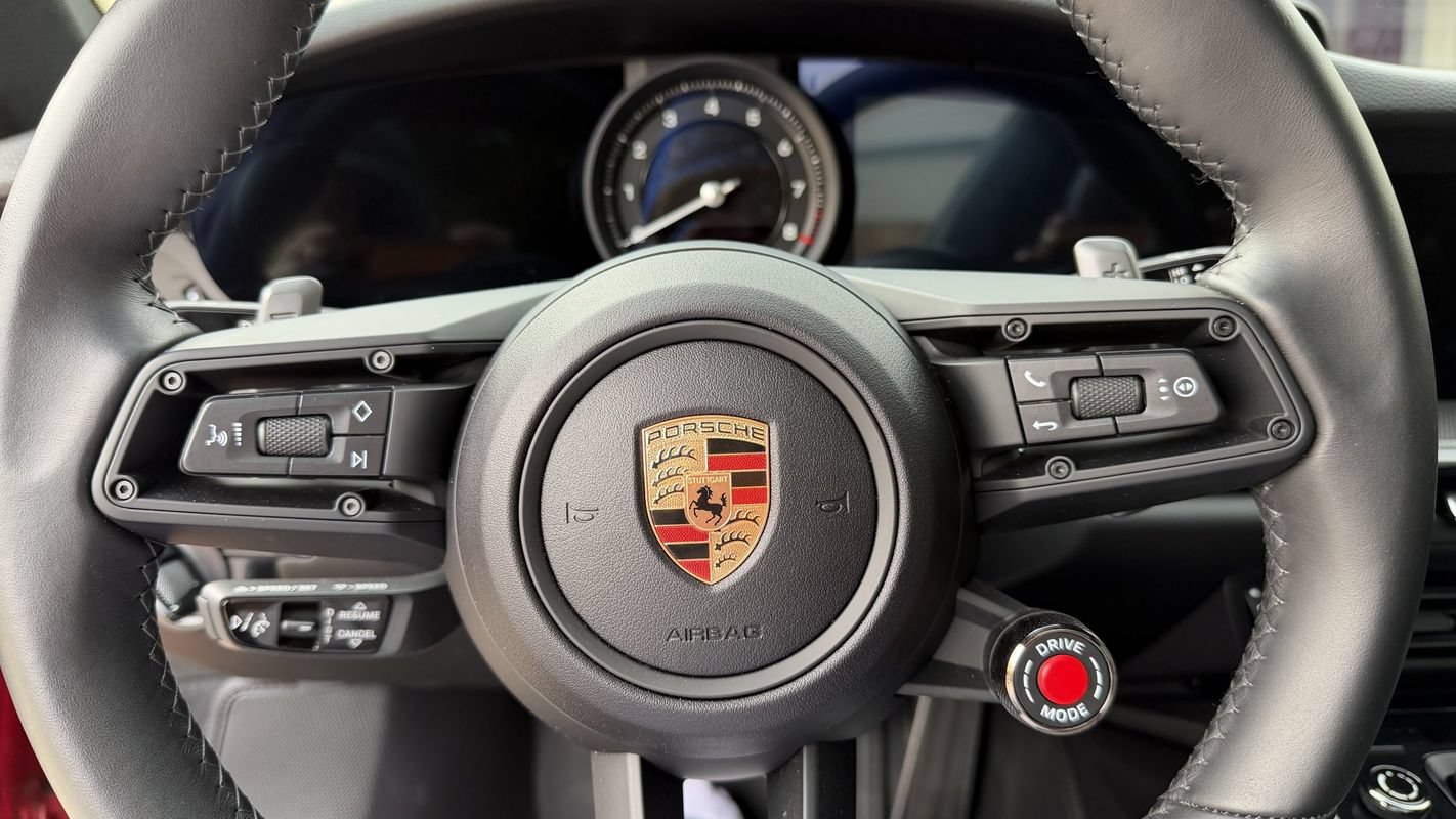 Used 2024 Porsche 911 Carrera RWD image 25