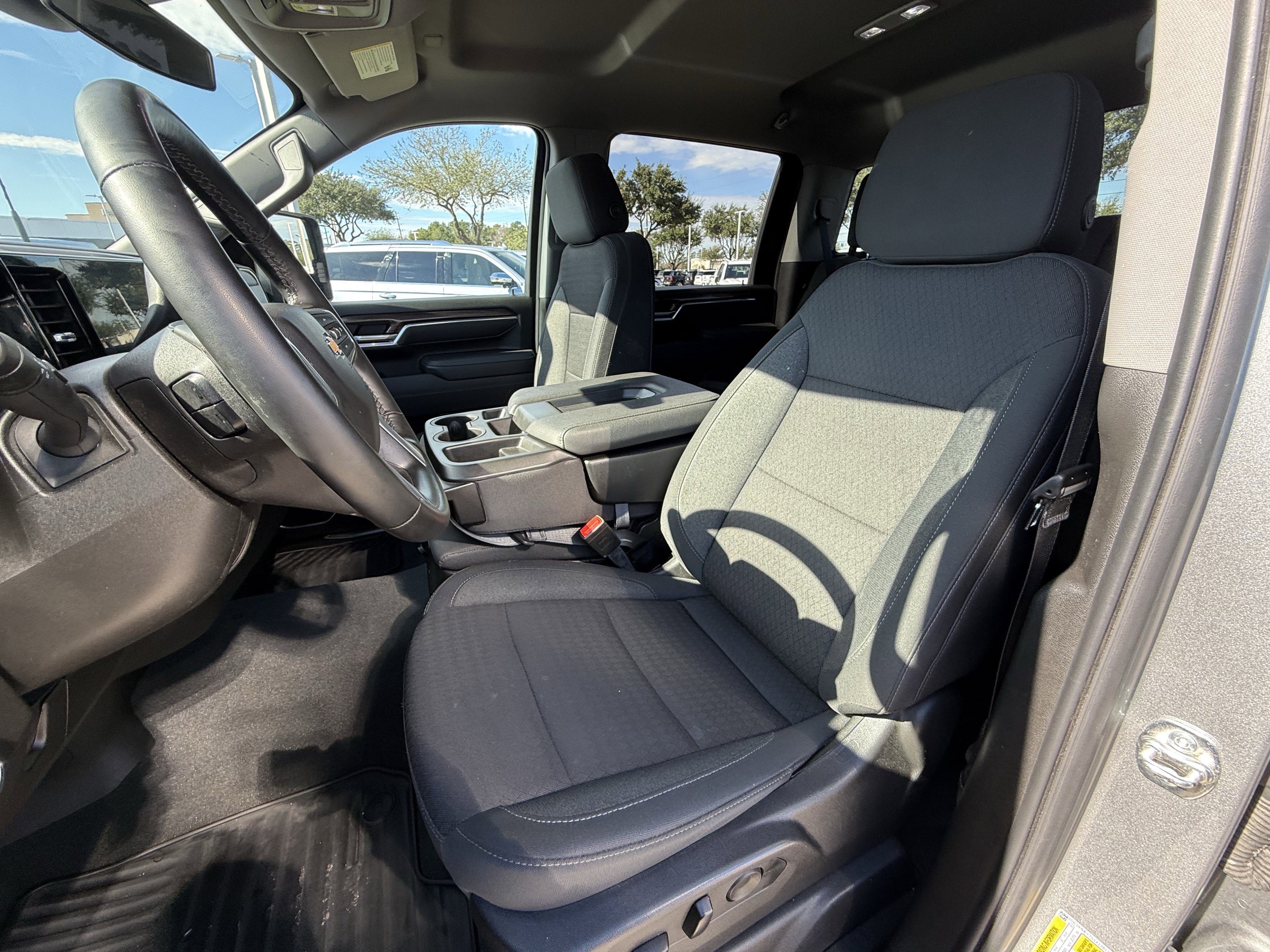 Used 2025 Chevrolet Silverado 2500 LT w/ Convenience Package image 26