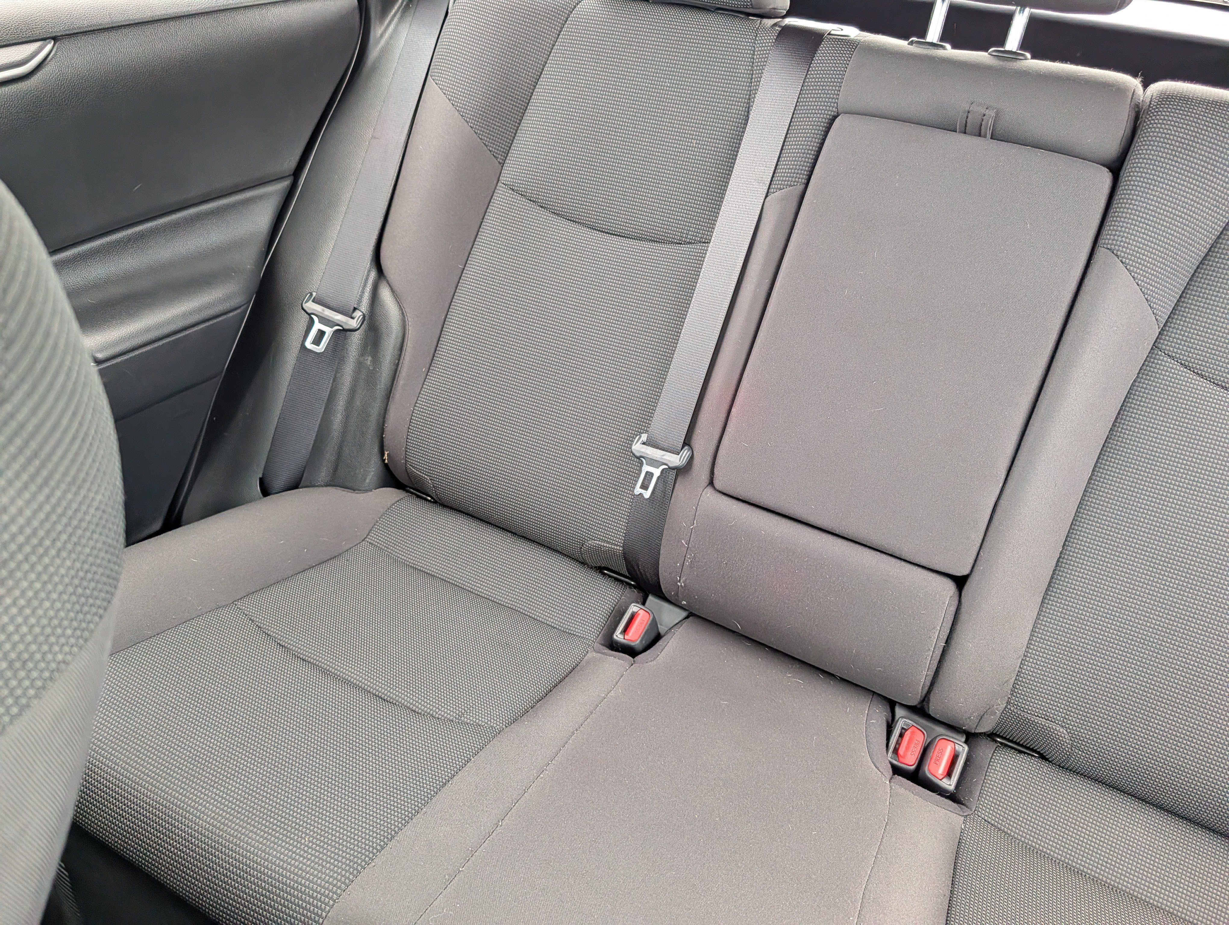 Used 2021 Toyota RAV4 LE AWD/4WD image 12