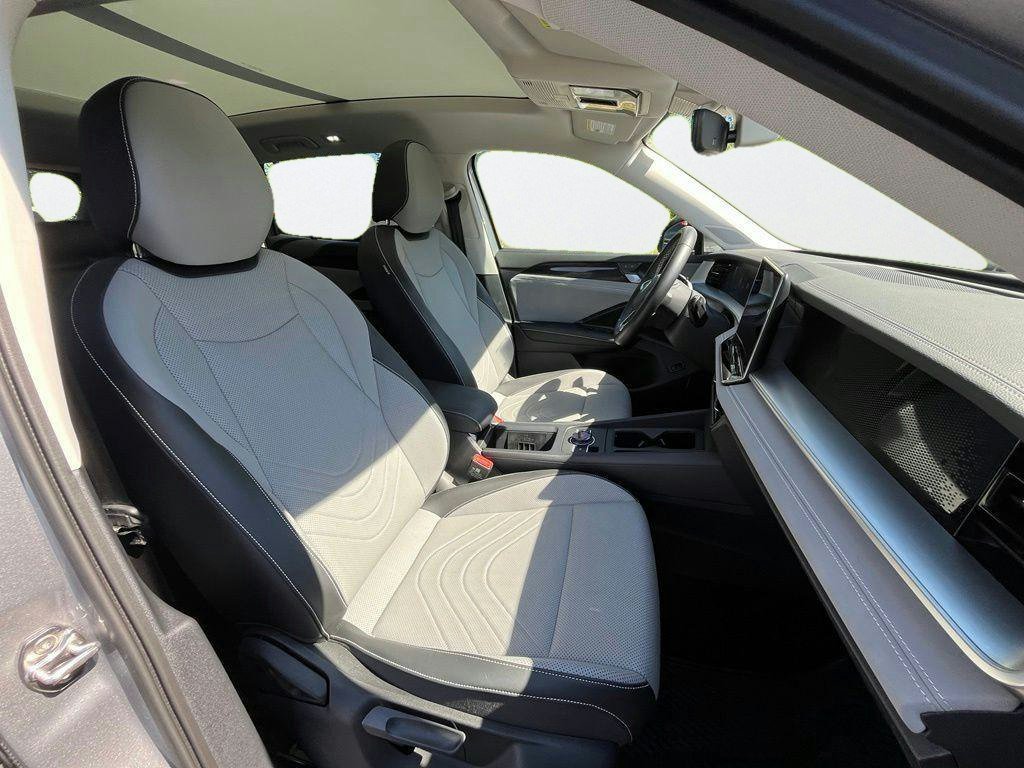 Certified 2026 Volkswagen Tiguan SE AWD/4WD image 14