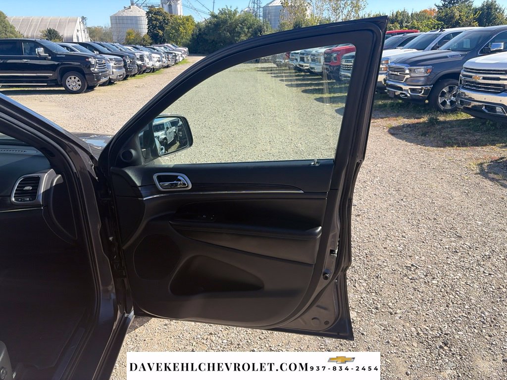 Used 2020 Jeep Grand Cherokee Limited AWD/4WD image 24
