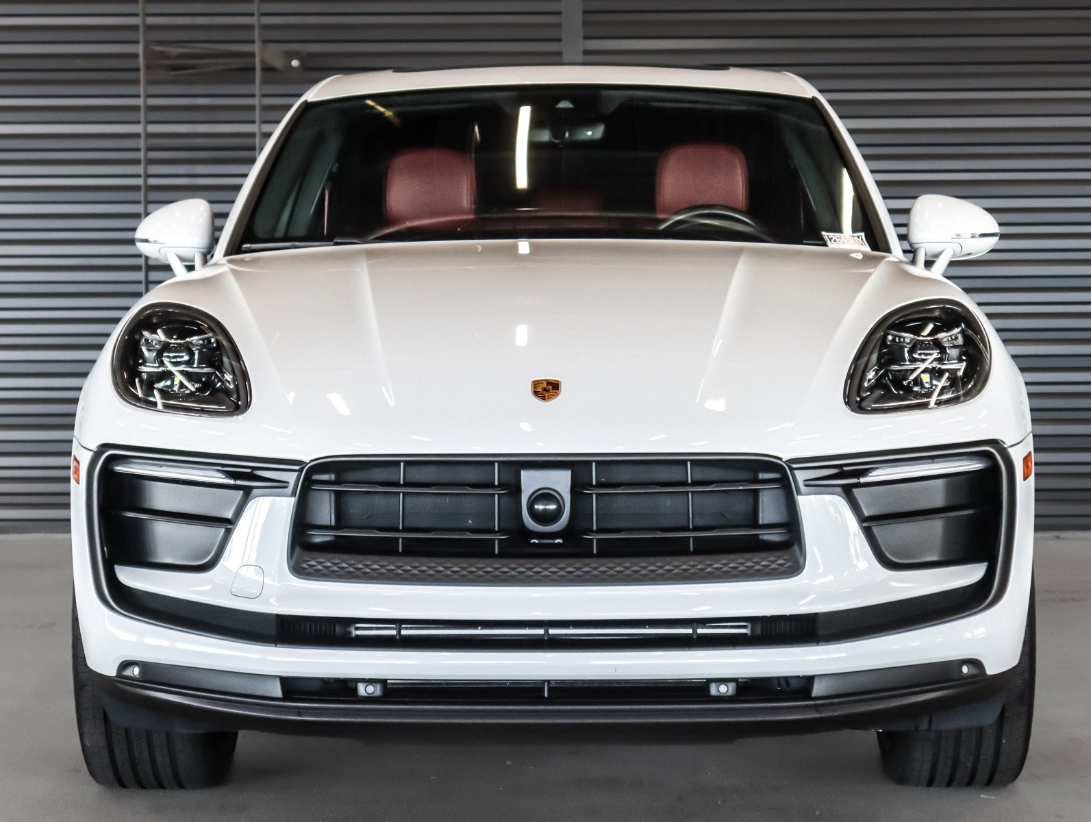 Certified 2023 Porsche Macan AWD/4WD image 8