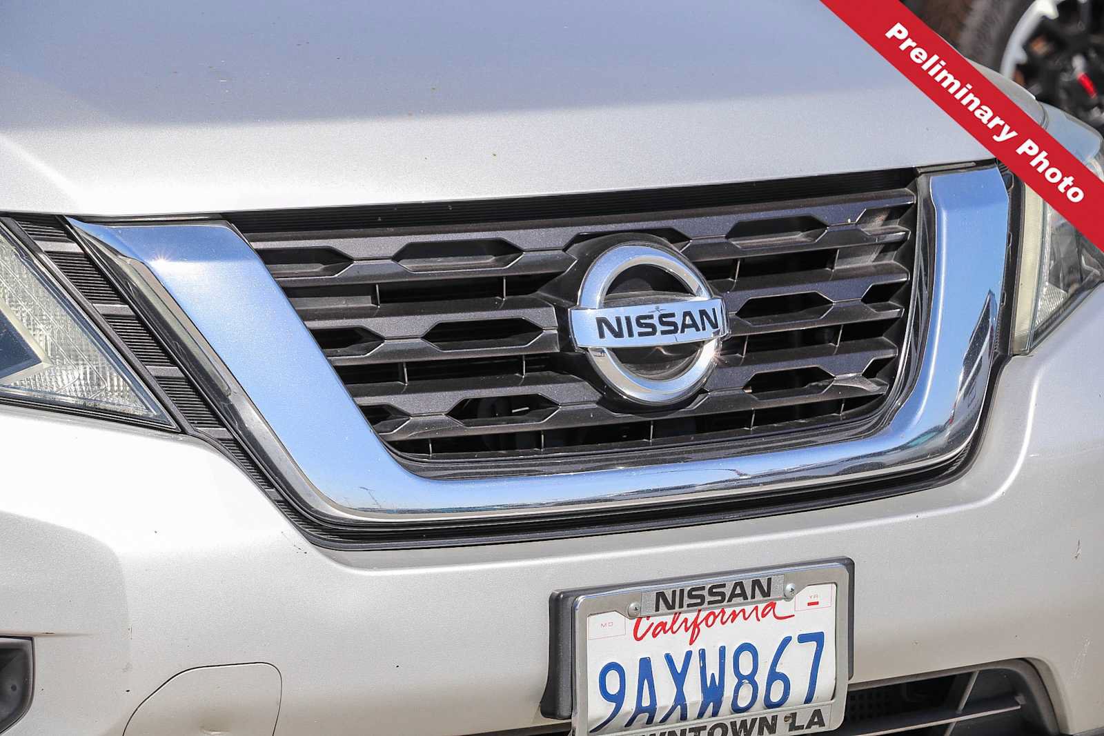 Used 2017 Nissan Pathfinder SV FWD image 5