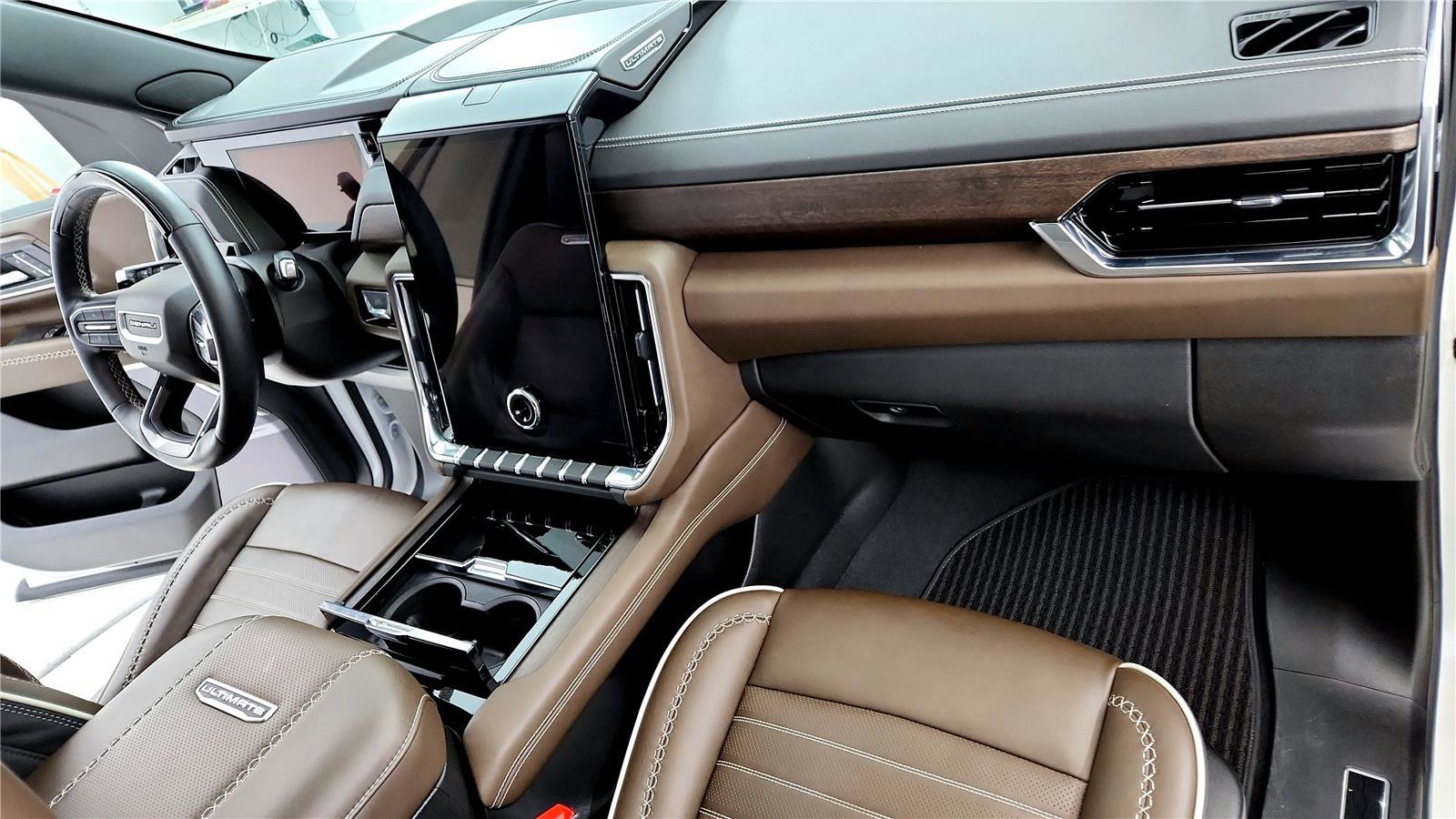 Used 2025 GMC Yukon Denali Ultimate image 13