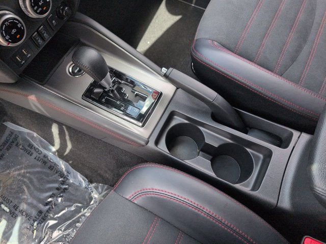 Used 2025 Mitsubishi Outlander Sport AWD image 23