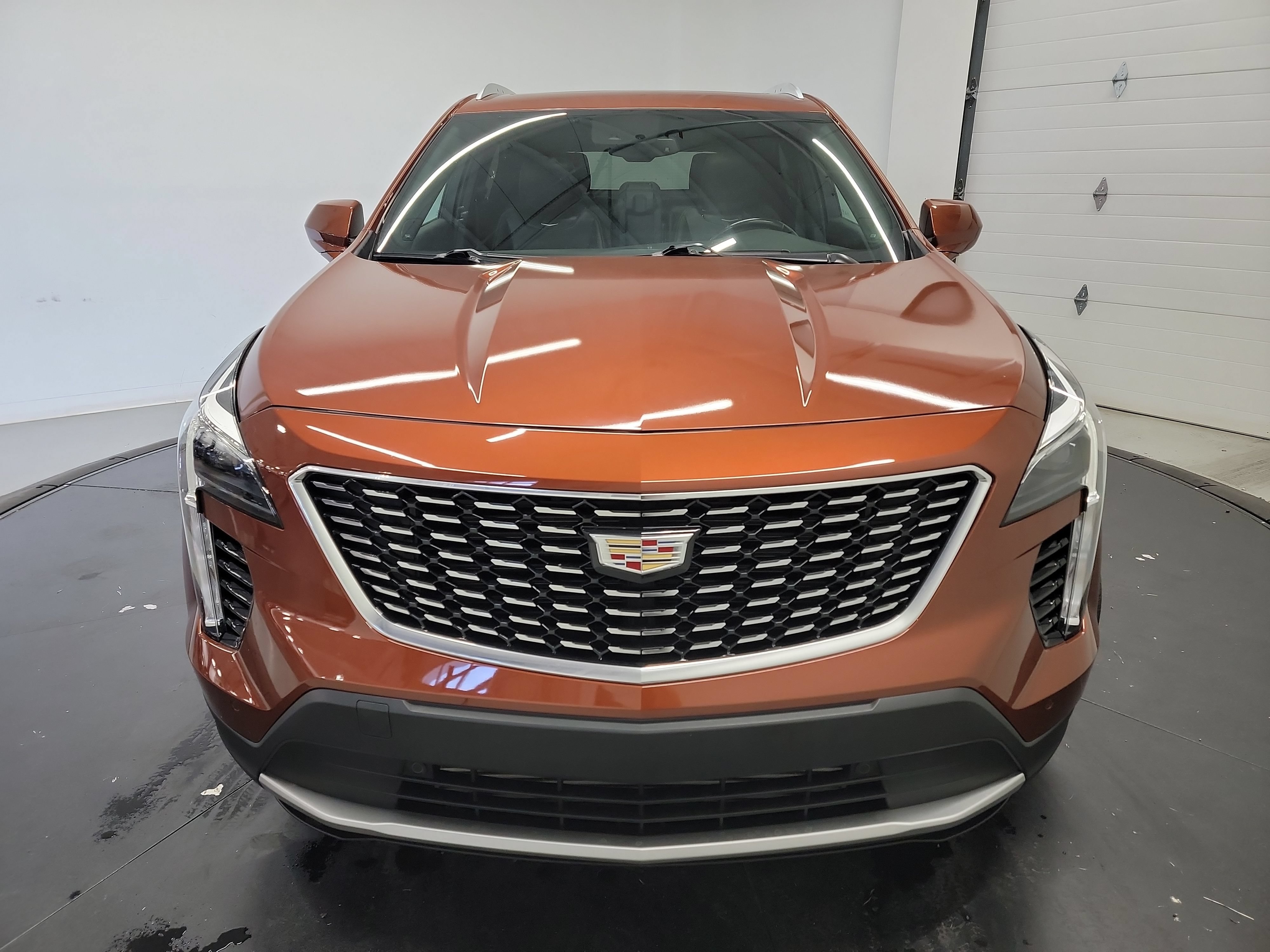 Used 2019 Cadillac XT4 Premium Luxury AWD/4WD image 2