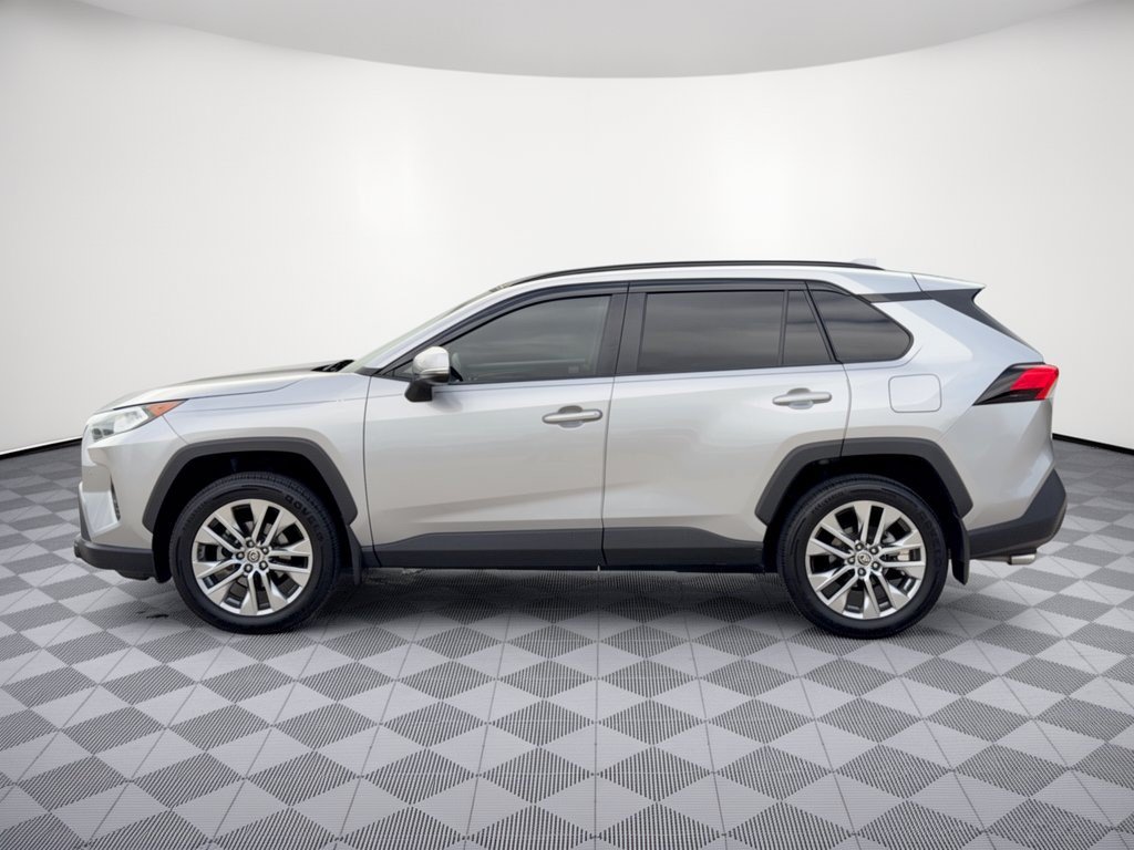 Used 2021 Toyota RAV4 XLE Premium FWD image 2