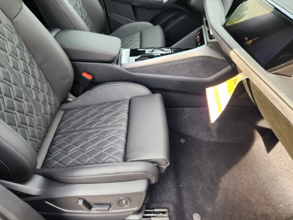 New 2026 Audi SQ5 Prestige AWD/4WD image 16
