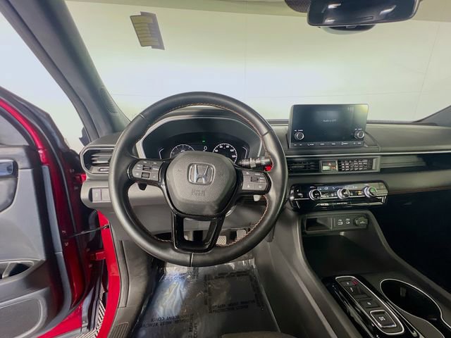 Used 2023 Honda Pilot Sport image 14