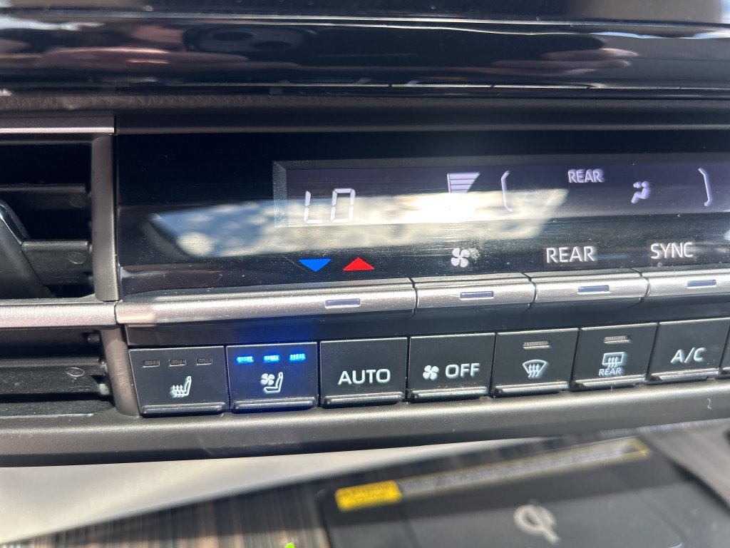 Certified 2022 Toyota Sienna Limited AWD/4WD image 32